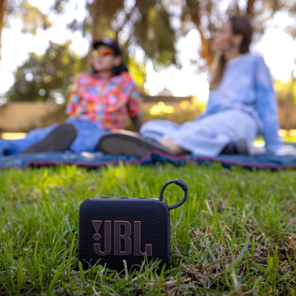 JBL Go 3 - Portable Bluetooth Speaker, Built-in Battery, Waterproof and Dustproof Feature JBLGO3BLUAM, Bonus Keychain LED Included - Blue